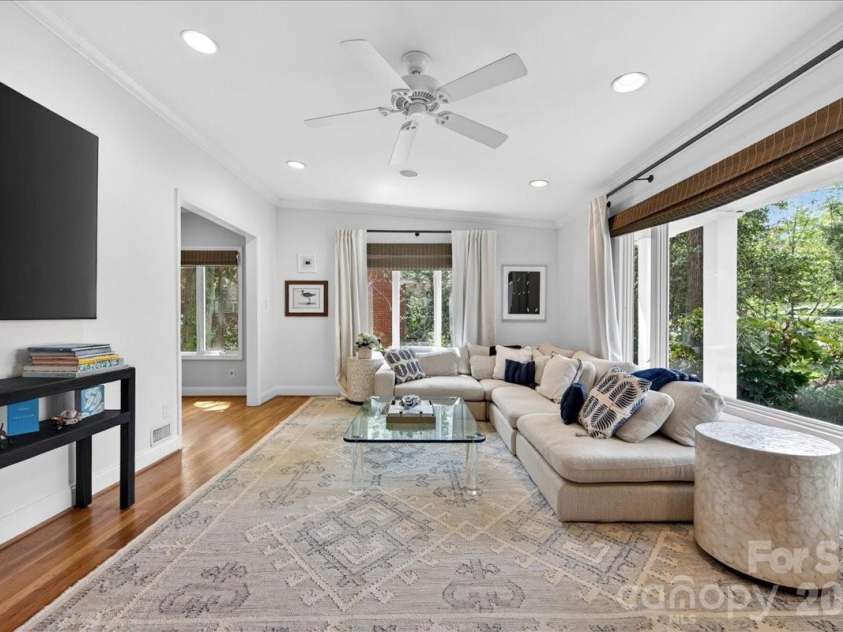 3209 Fairfax Drive, Charlotte, NC 28209.  MLS# CAR4380580, YatesRealty ID 22362. 