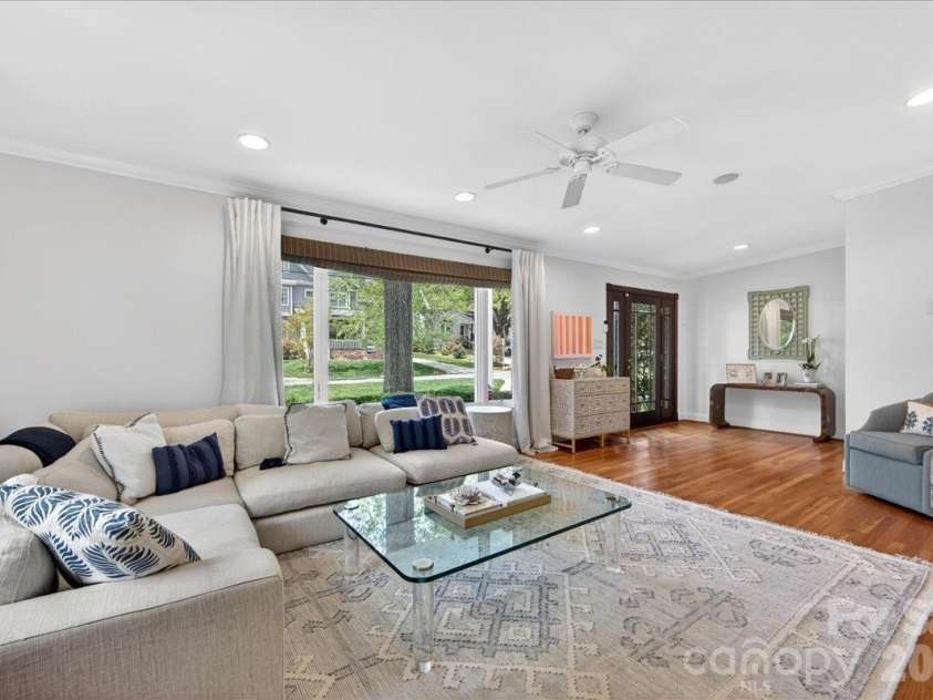 3209 Fairfax Drive, Charlotte, NC 28209.  MLS# CAR4380580, YatesRealty ID 22362. 