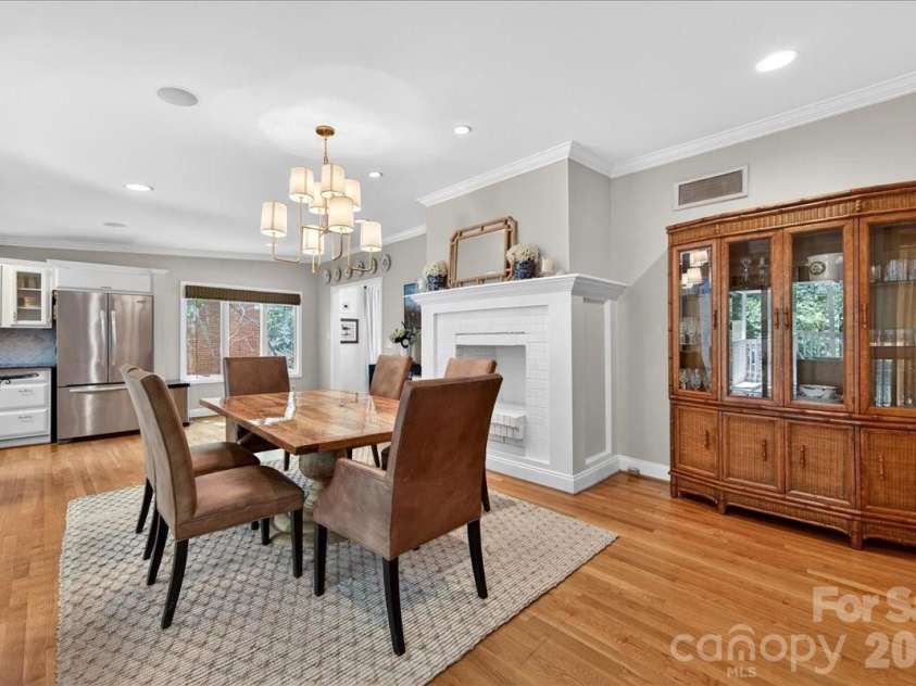 3209 Fairfax Drive, Charlotte, NC 28209.  MLS# CAR4380580, YatesRealty ID 22362. 