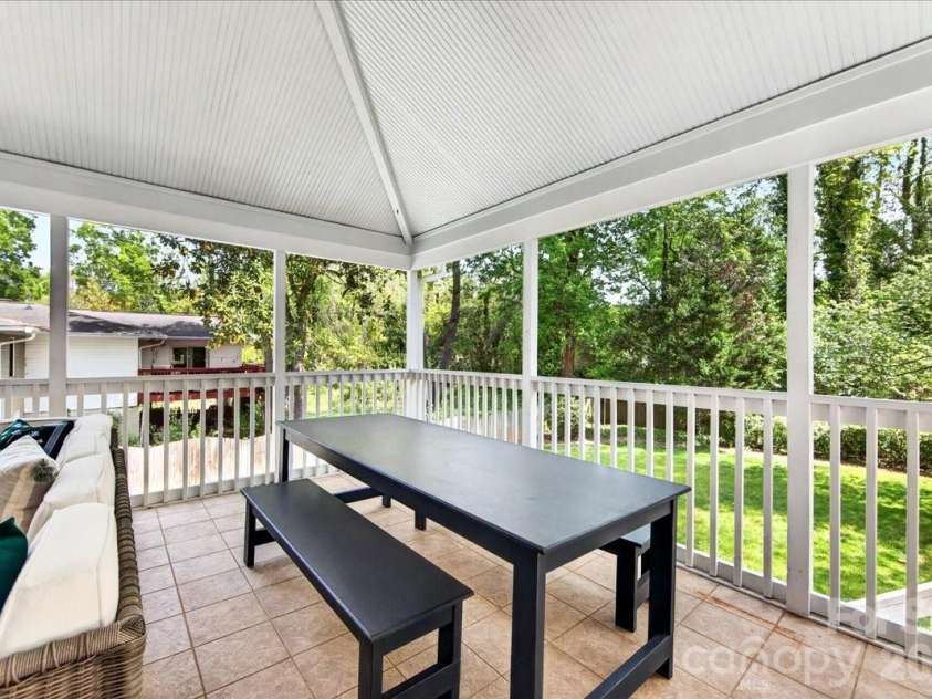 3209 Fairfax Drive, Charlotte, NC 28209.  MLS# CAR4380580, YatesRealty ID 22362. 