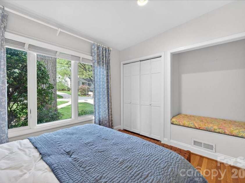 3209 Fairfax Drive, Charlotte, NC 28209.  MLS# CAR4380580, YatesRealty ID 22362. 