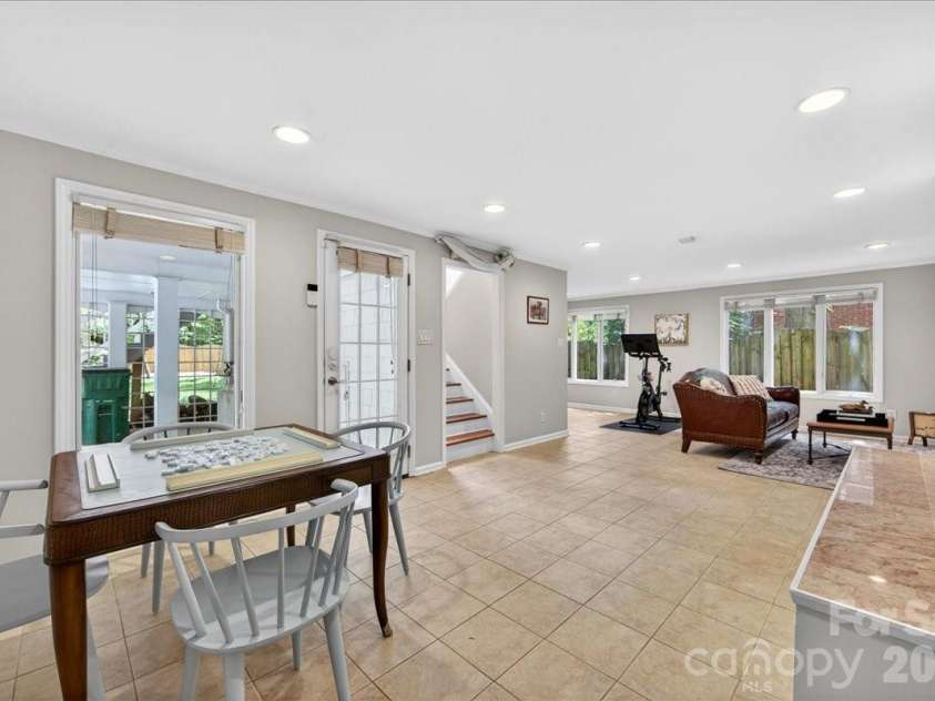 3209 Fairfax Drive, Charlotte, NC 28209.  MLS# CAR4380580, YatesRealty ID 22362. 
