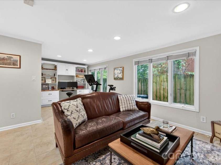 3209 Fairfax Drive, Charlotte, NC 28209.  MLS# CAR4380580, YatesRealty ID 22362. 