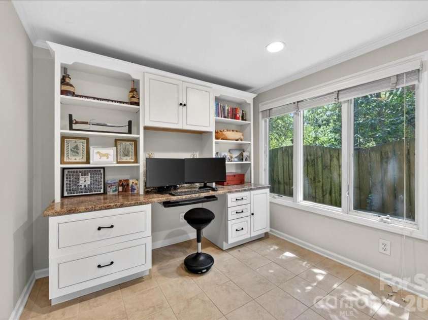 3209 Fairfax Drive, Charlotte, NC 28209.  MLS# CAR4380580, YatesRealty ID 22362. 