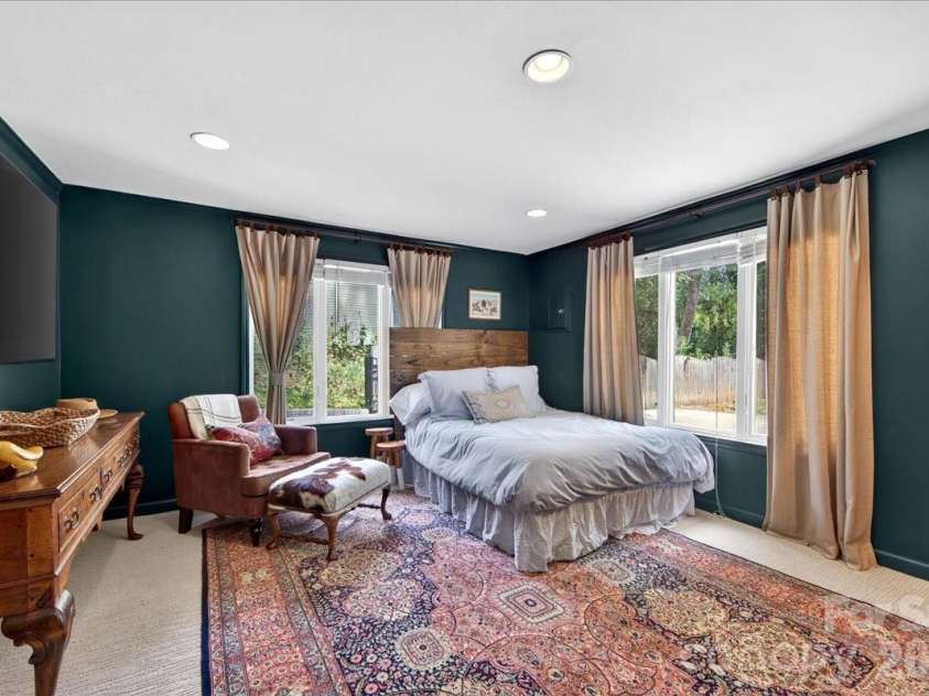 3209 Fairfax Drive, Charlotte, NC 28209.  MLS# CAR4380580, YatesRealty ID 22362. 