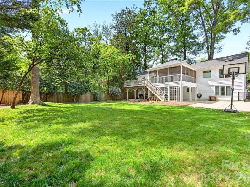 3209 Fairfax Drive, Charlotte, NC 28209.  MLS# CAR4380580, YatesRealty ID 22362. 