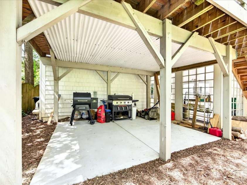 3209 Fairfax Drive, Charlotte, NC 28209.  MLS# CAR4380580, YatesRealty ID 22362. 