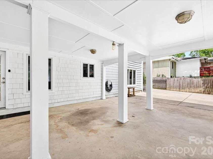 3209 Fairfax Drive, Charlotte, NC 28209.  MLS# CAR4380580, YatesRealty ID 22362. 
