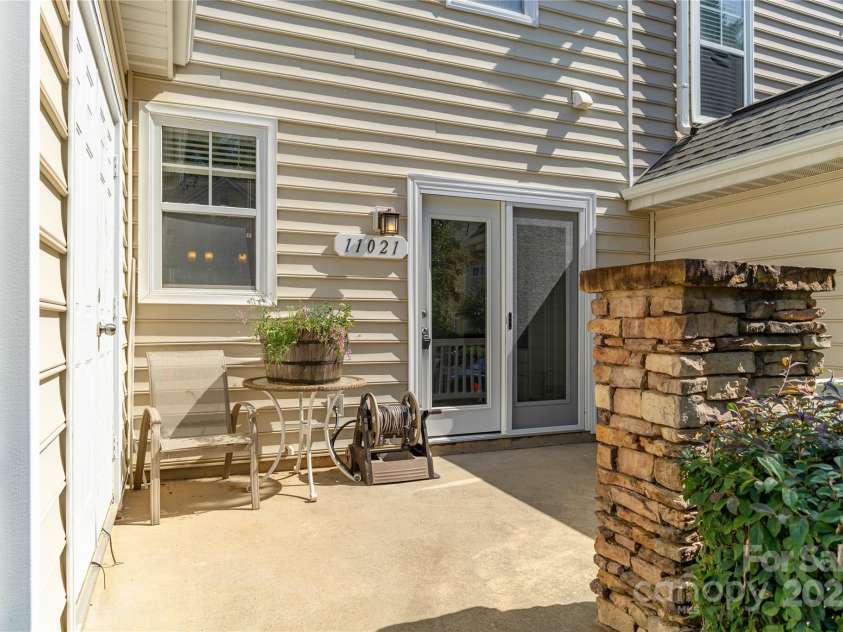 11021 Dundarrach Lane, Charlotte, NC 28277.  MLS# CAR4273244, YatesRealty ID 22364. 