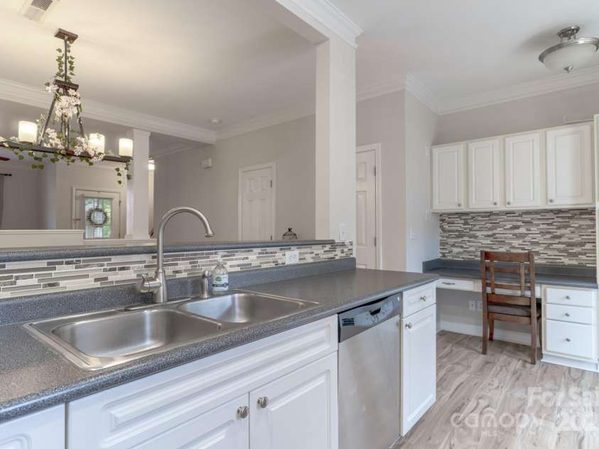11021 Dundarrach Lane, Charlotte, NC 28277.  MLS# CAR4273244, YatesRealty ID 22364. 