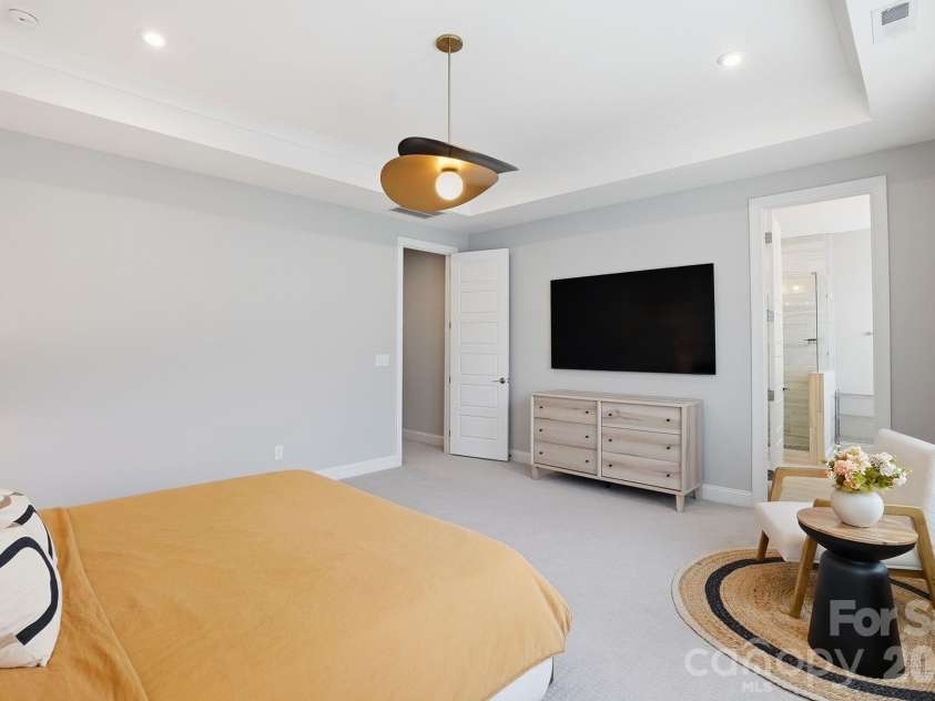 4131 Merkland Lane, Charlotte, NC 28226.  MLS# CAR4356571, YatesRealty ID 22364. 