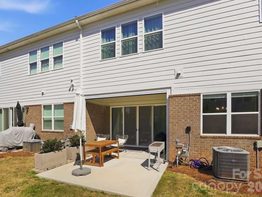 4131 Merkland Lane, Charlotte, NC 28226.  MLS# CAR4356571, YatesRealty ID 22364. 
