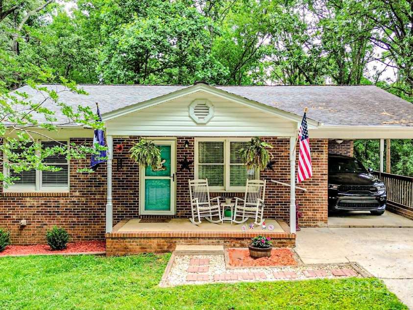 206 Logan Drive, Blacksburg, SC 29702.  MLS# CAR4264068, YatesRealty ID 22365. 