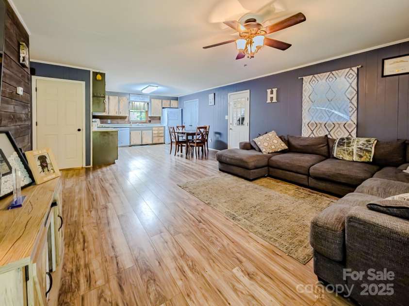 206 Logan Drive, Blacksburg, SC 29702.  MLS# CAR4264068, YatesRealty ID 22365. 