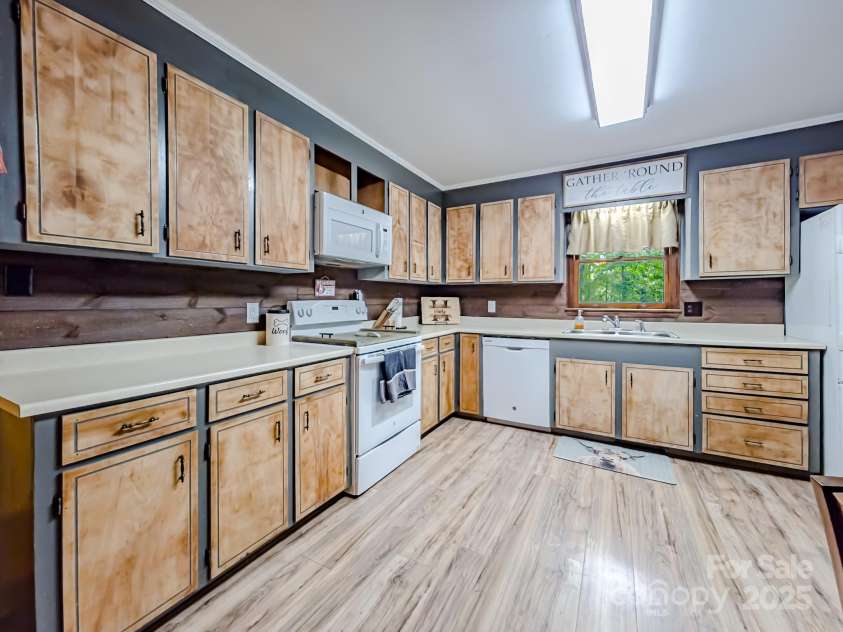 206 Logan Drive, Blacksburg, SC 29702.  MLS# CAR4264068, YatesRealty ID 22365. 