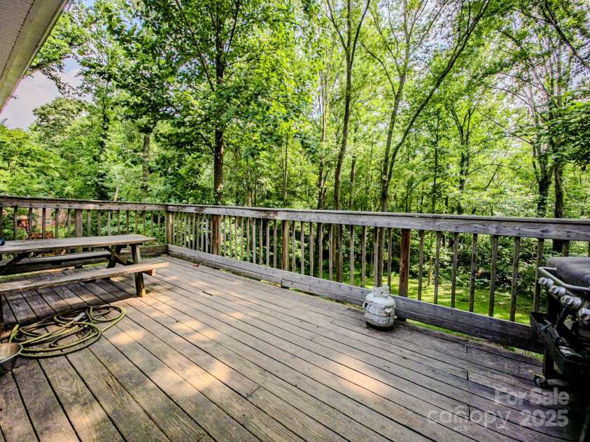 206 Logan Drive, Blacksburg, SC 29702.  MLS# CAR4264068, YatesRealty ID 22365. 