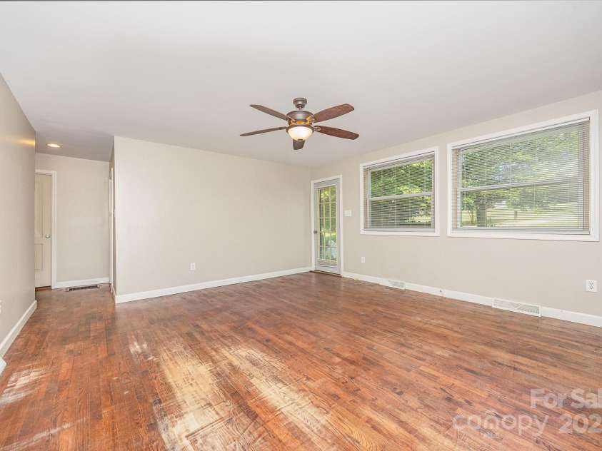 164 Dogtrot Road, Mocksville, NC 27028.  MLS# CAR4275149, YatesRealty ID 22366. 