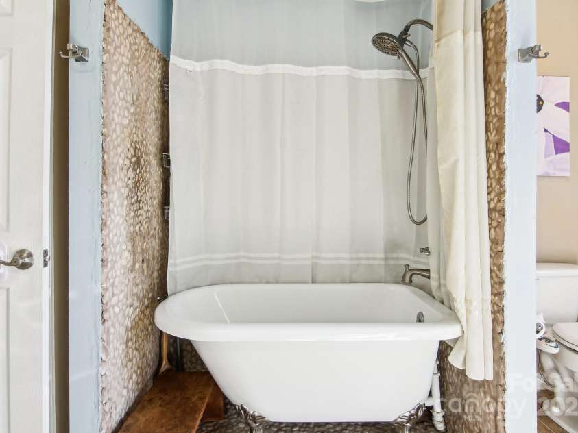 52 Mulberry Street, Asheville, NC 28804.  MLS# CAR4199862, YatesRealty ID 22367. 