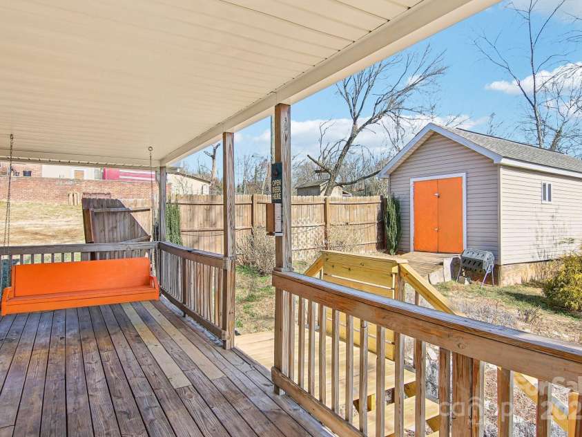 52 Mulberry Street, Asheville, NC 28804.  MLS# CAR4199862, YatesRealty ID 22367. 