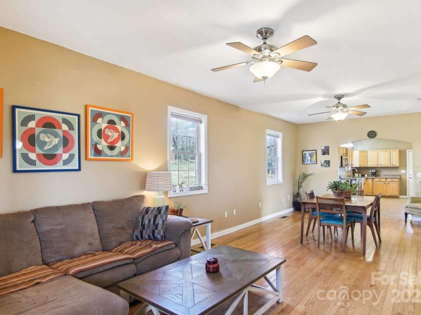 52 Mulberry Street, Asheville, NC 28804.  MLS# CAR4199862, YatesRealty ID 22367. 