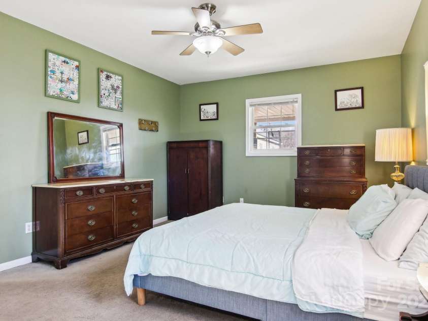 52 Mulberry Street, Asheville, NC 28804.  MLS# CAR4199862, YatesRealty ID 22367. 