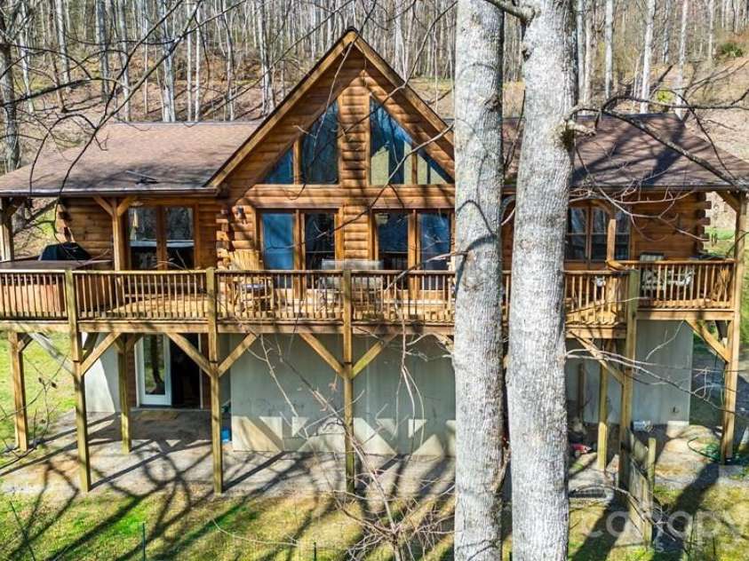 675 Forest Valley Road, Sylva, NC 28779.  MLS# CAR4365187, YatesRealty ID 22367. 