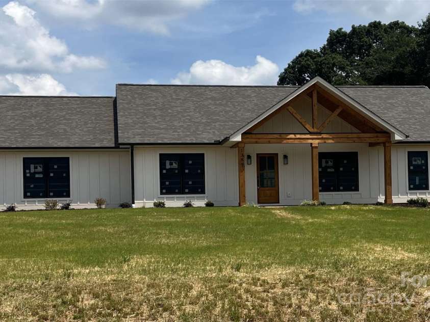 1389 Hartsoe Road, Lincolnton, NC 28092.  MLS# CAR4270573, YatesRealty ID 22368. 