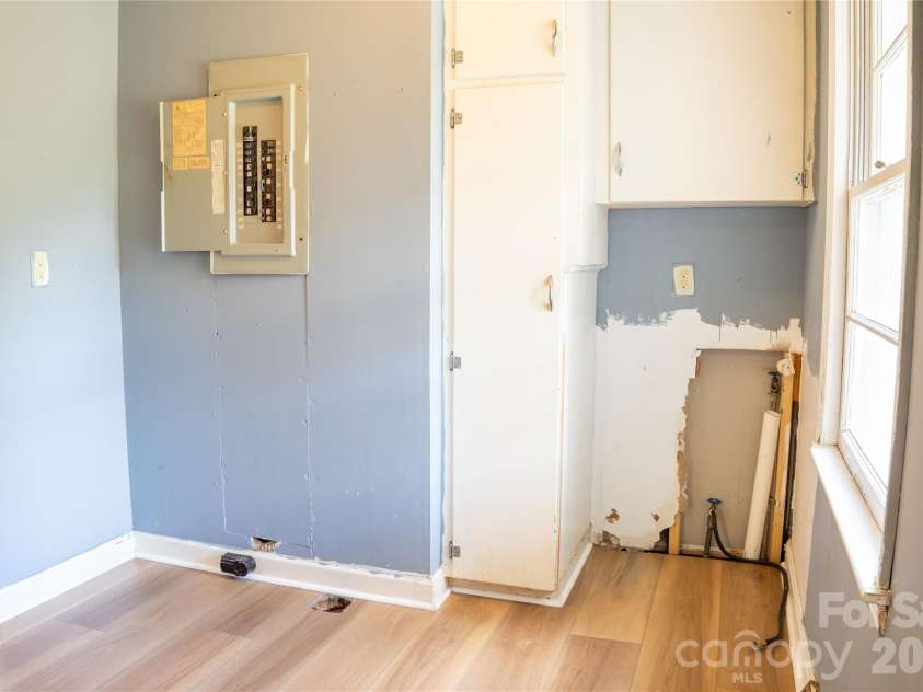 211 Richland Street, Kershaw, SC 29067.  MLS# CAR4365884, YatesRealty ID 22368. 