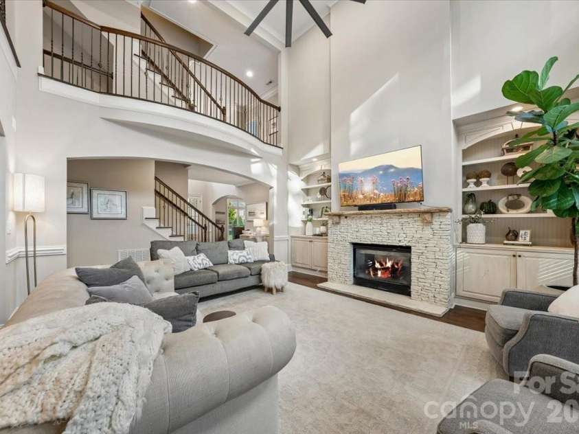 4001 Ainsdale Drive, Matthews, NC 28104.  MLS# CAR4381328, YatesRealty ID 22369. 