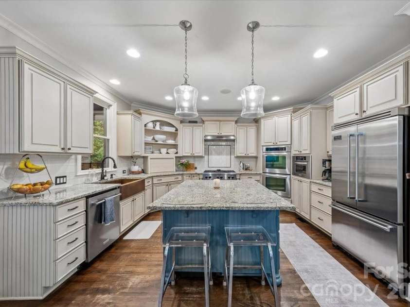 4001 Ainsdale Drive, Matthews, NC 28104.  MLS# CAR4381328, YatesRealty ID 22369. 