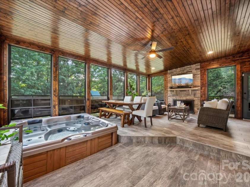 4001 Ainsdale Drive, Matthews, NC 28104.  MLS# CAR4381328, YatesRealty ID 22369. 