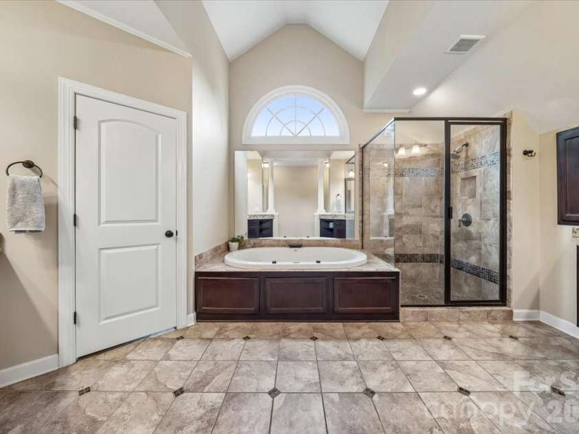 4001 Ainsdale Drive, Matthews, NC 28104.  MLS# CAR4381328, YatesRealty ID 22369. 
