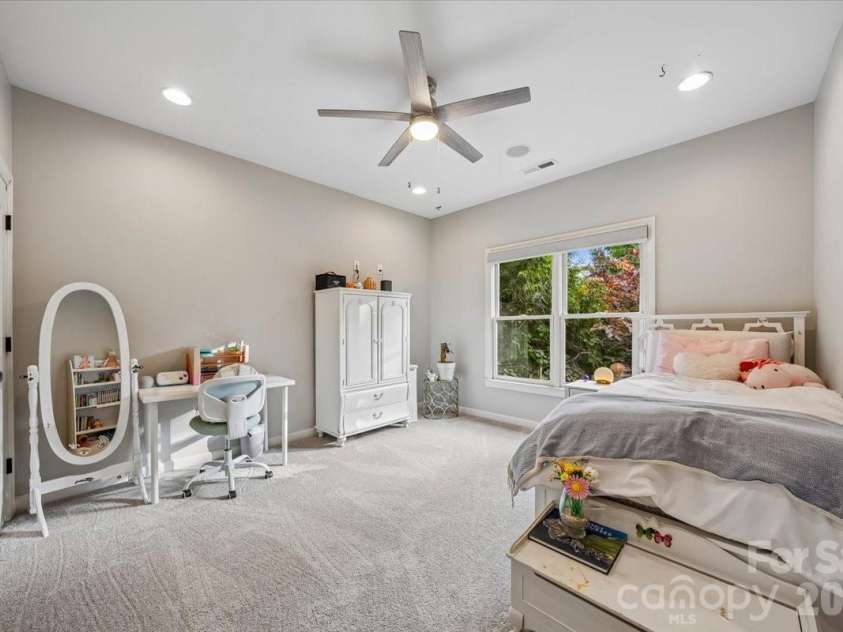 4001 Ainsdale Drive, Matthews, NC 28104.  MLS# CAR4381328, YatesRealty ID 22369. 