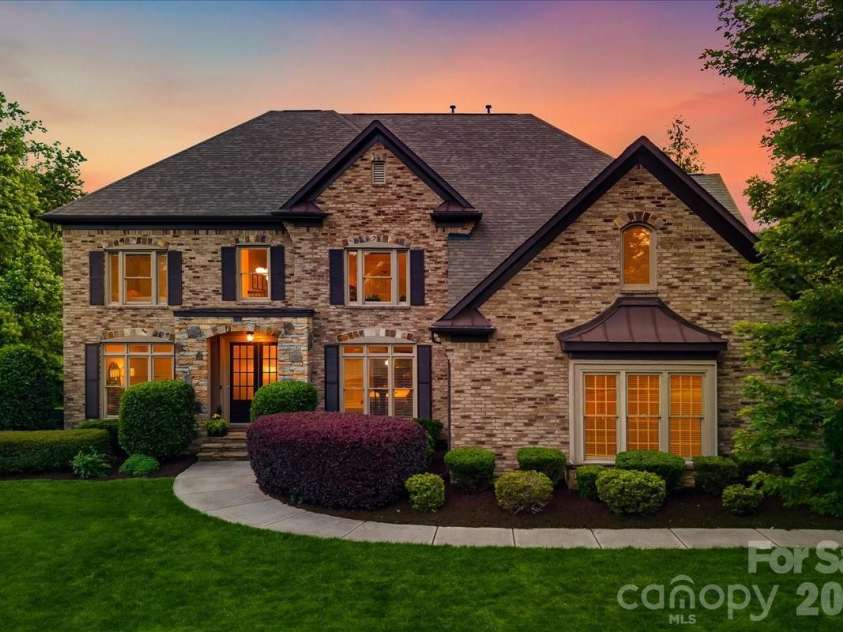 4001 Ainsdale Drive, Matthews, NC 28104.  MLS# CAR4381328, YatesRealty ID 22369. 
