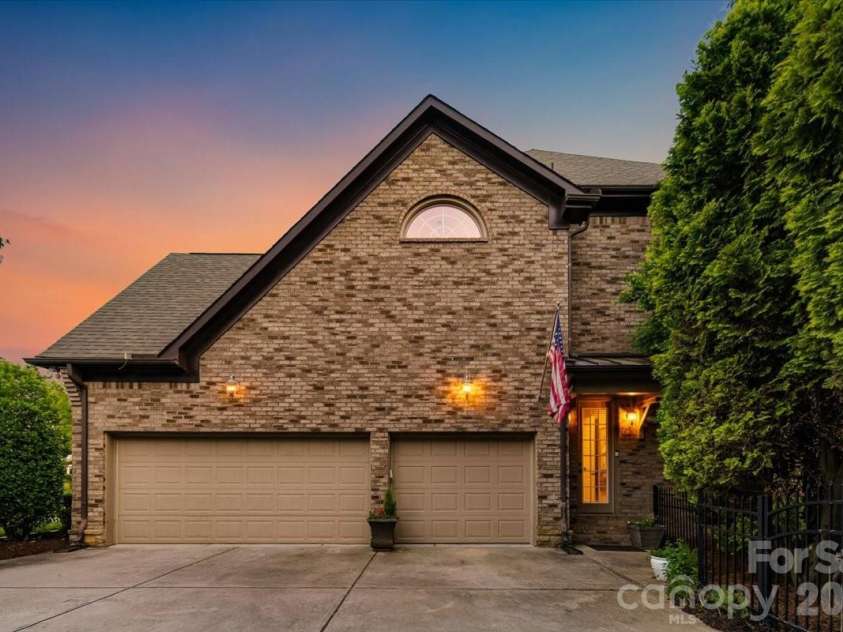 4001 Ainsdale Drive, Matthews, NC 28104.  MLS# CAR4381328, YatesRealty ID 22369. 