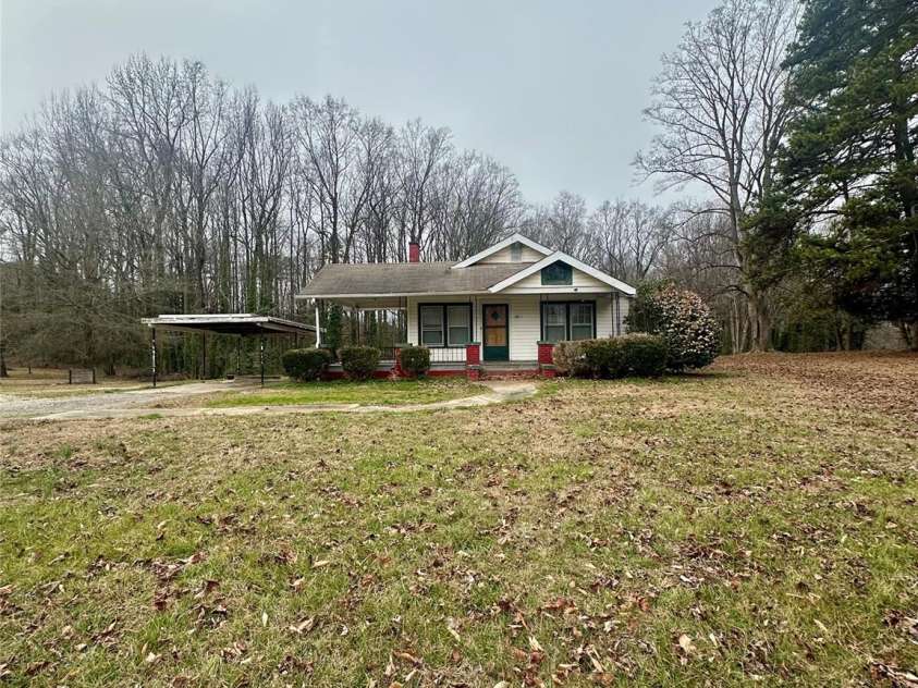 1021 14th Street, Bessemer City, NC 28016.  MLS# CAR4336593, YatesRealty ID 2237. 