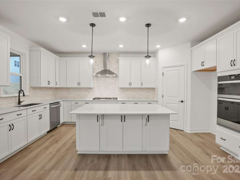 2027 Waxhaw Crossing Drive, Waxhaw, NC 28173.  MLS# CAR4323276, YatesRealty ID 2237. 
