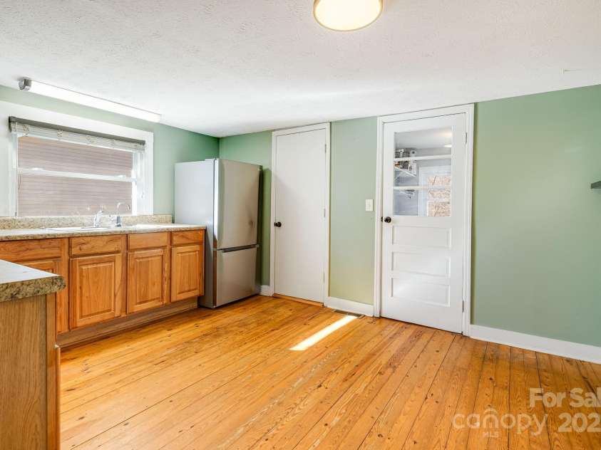 54 Jones Circle, Fletcher, NC 28732.  MLS# CAR4228860, YatesRealty ID 2237. 