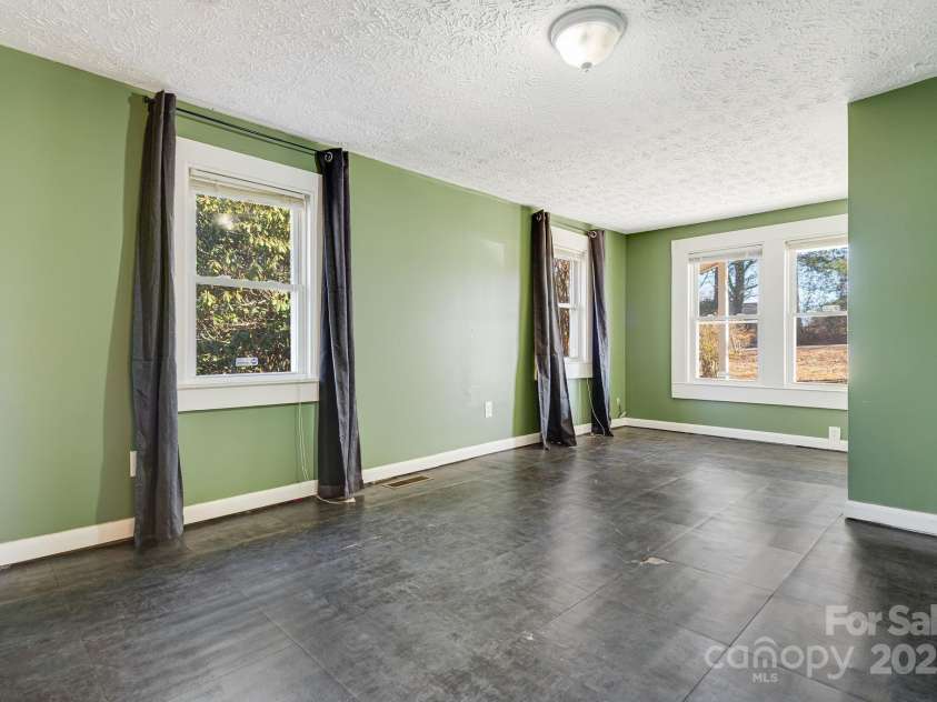 54 Jones Circle, Fletcher, NC 28732.  MLS# CAR4228860, YatesRealty ID 2237. 