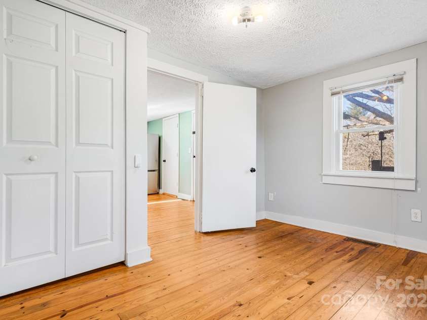 54 Jones Circle, Fletcher, NC 28732.  MLS# CAR4228860, YatesRealty ID 2237. 