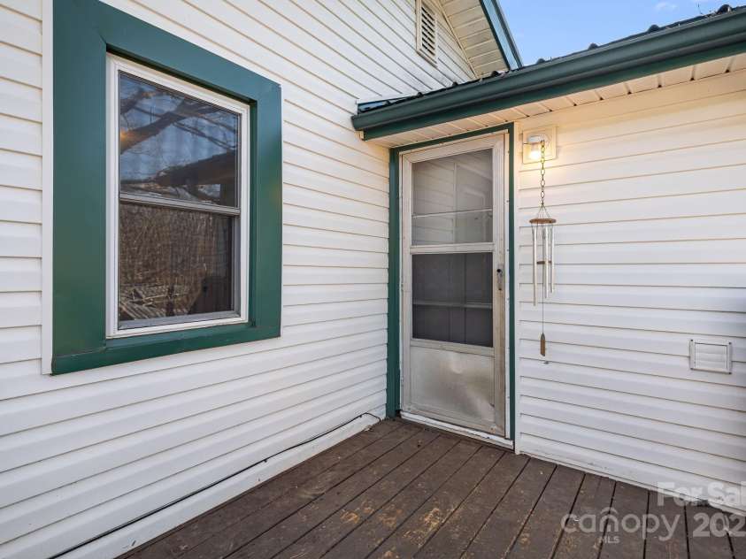 54 Jones Circle, Fletcher, NC 28732.  MLS# CAR4228860, YatesRealty ID 2237. 