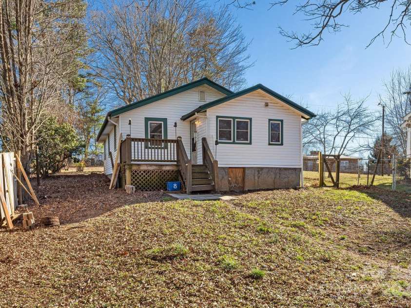 54 Jones Circle, Fletcher, NC 28732.  MLS# CAR4228860, YatesRealty ID 2237. 