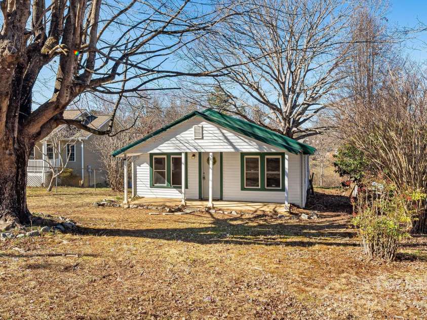 54 Jones Circle, Fletcher, NC 28732.  MLS# CAR4228860, YatesRealty ID 2237. 