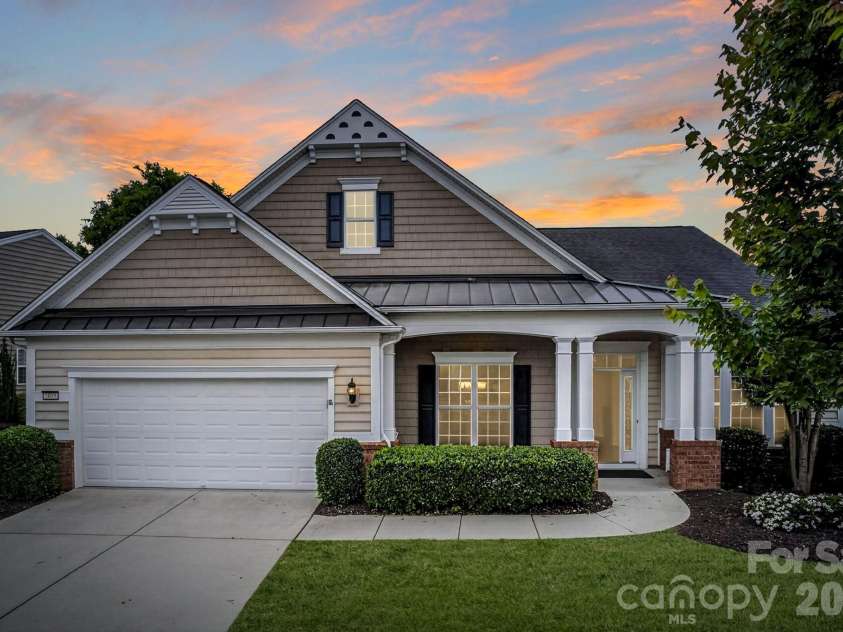 2015 Yellowstone Drive, Fort Mill, SC 29707.  MLS# CAR4381533, YatesRealty ID 22370. 