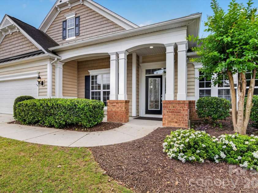 2015 Yellowstone Drive, Fort Mill, SC 29707.  MLS# CAR4381533, YatesRealty ID 22370. 