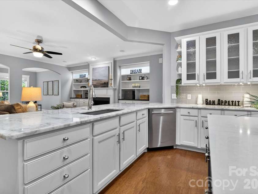 2015 Yellowstone Drive, Fort Mill, SC 29707.  MLS# CAR4381533, YatesRealty ID 22370. 