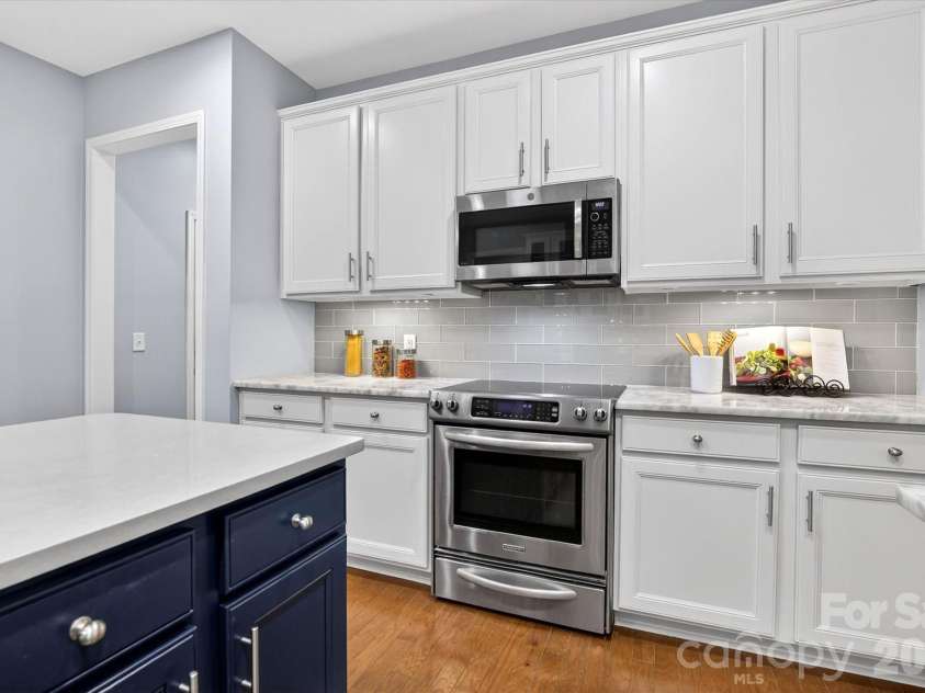 2015 Yellowstone Drive, Fort Mill, SC 29707.  MLS# CAR4381533, YatesRealty ID 22370. 