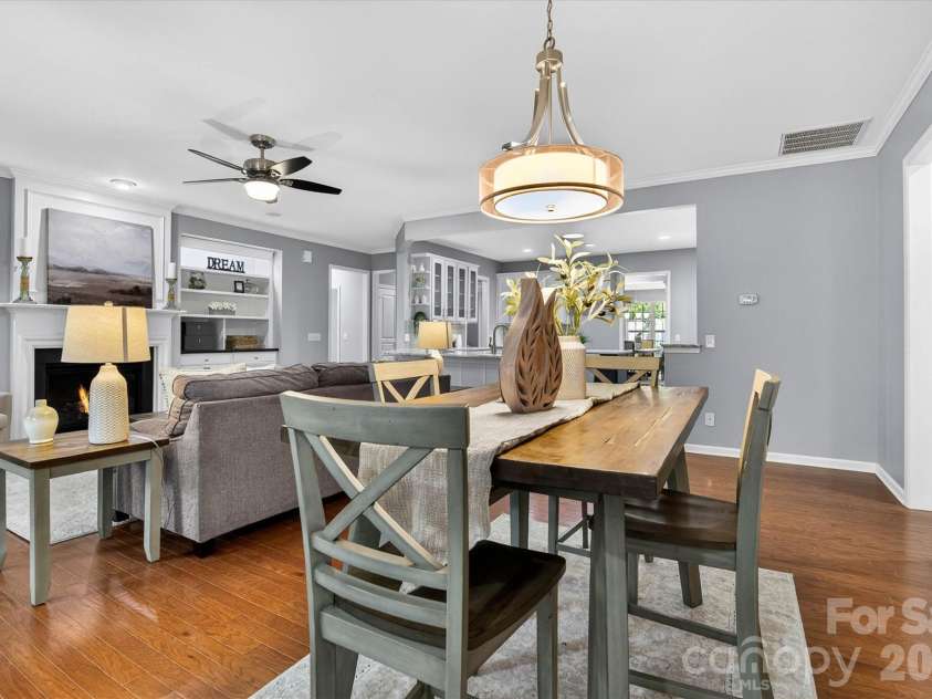 2015 Yellowstone Drive, Fort Mill, SC 29707.  MLS# CAR4381533, YatesRealty ID 22370. 