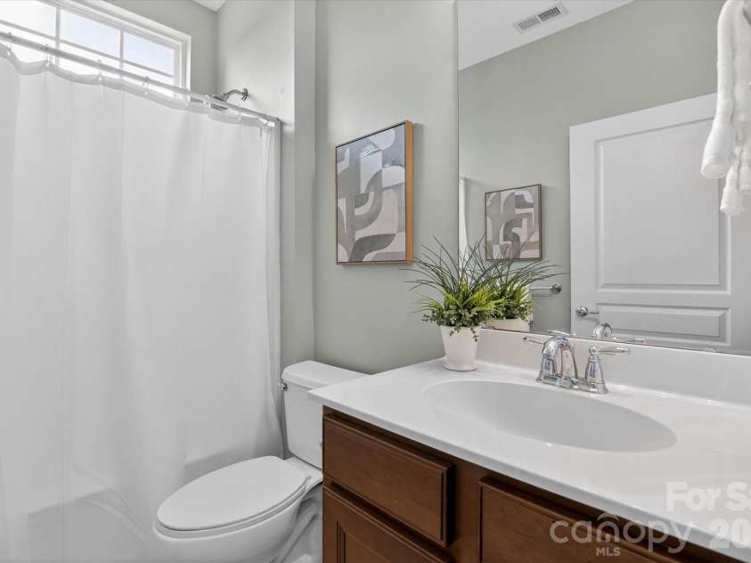 2015 Yellowstone Drive, Fort Mill, SC 29707.  MLS# CAR4381533, YatesRealty ID 22370. 