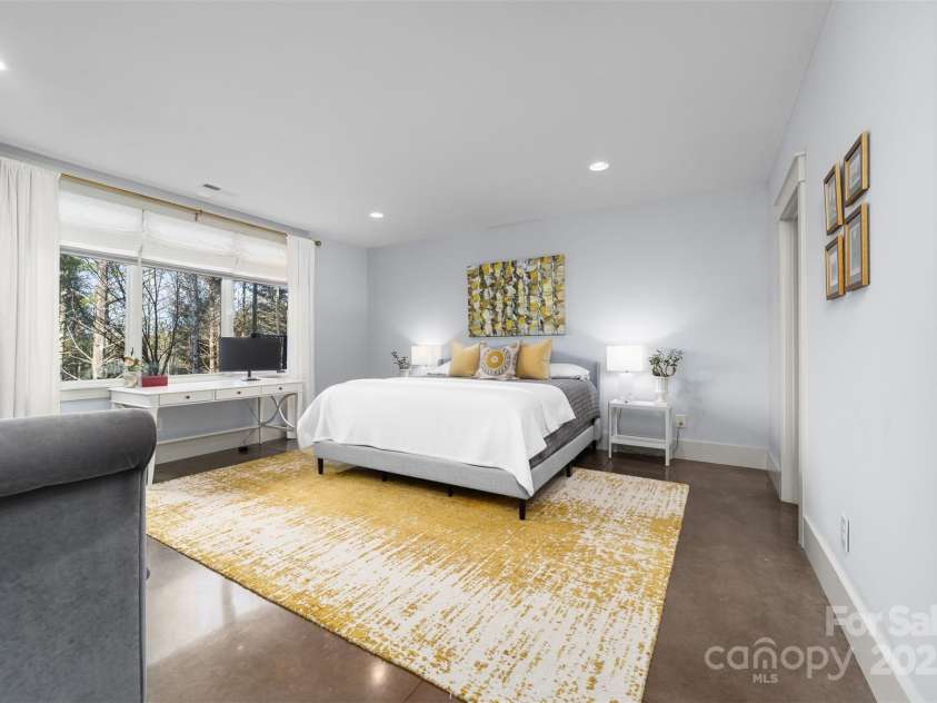 68 Cinch Knot Drive, Nebo, NC 28761.  MLS# CAR4233155, YatesRealty ID 22370. Over-sized guest suite on lower level.